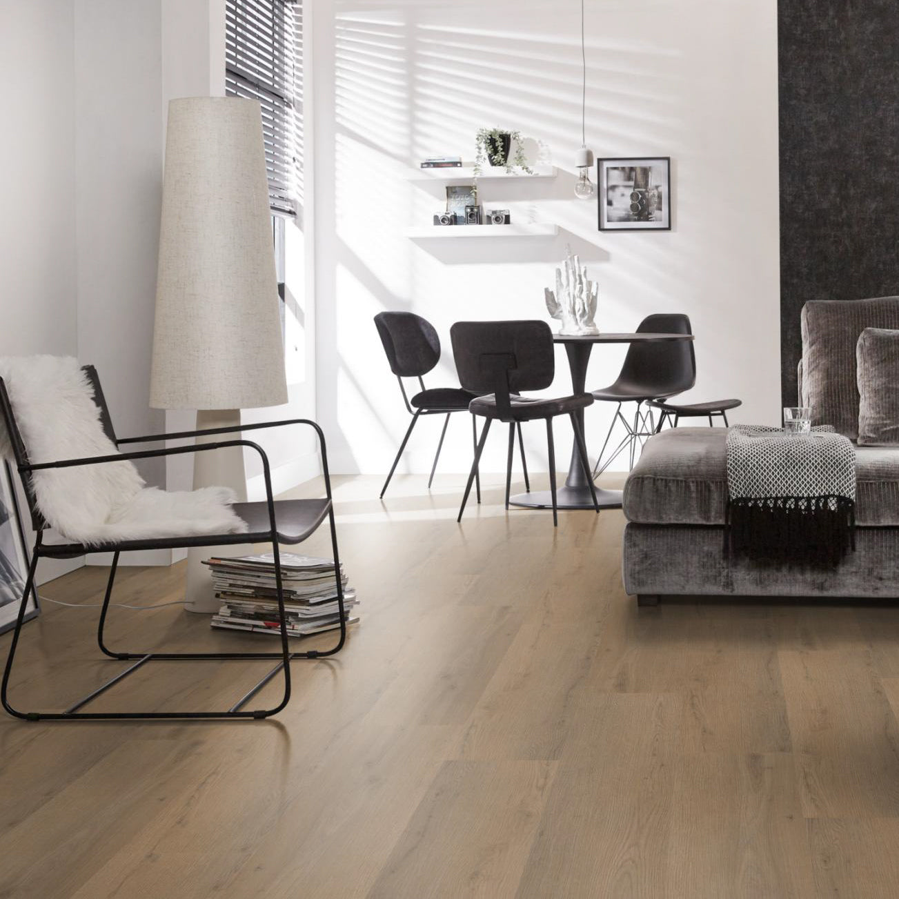 Venera Click Dark Oak