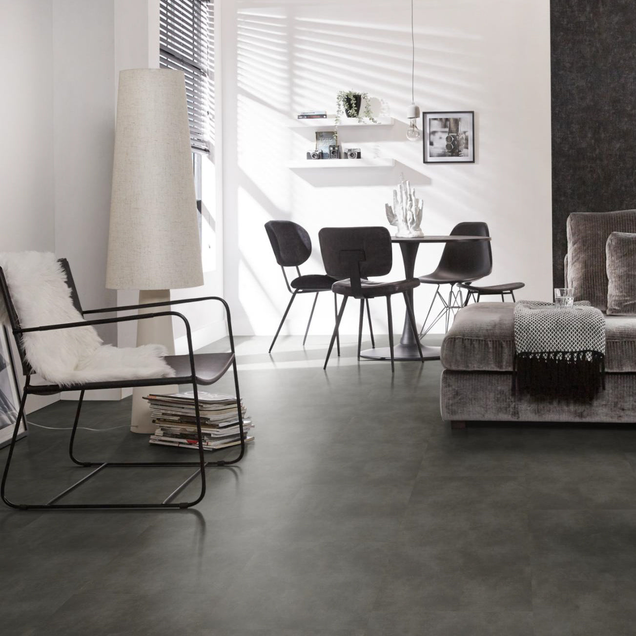 Concrete XL Anthracite Dryback