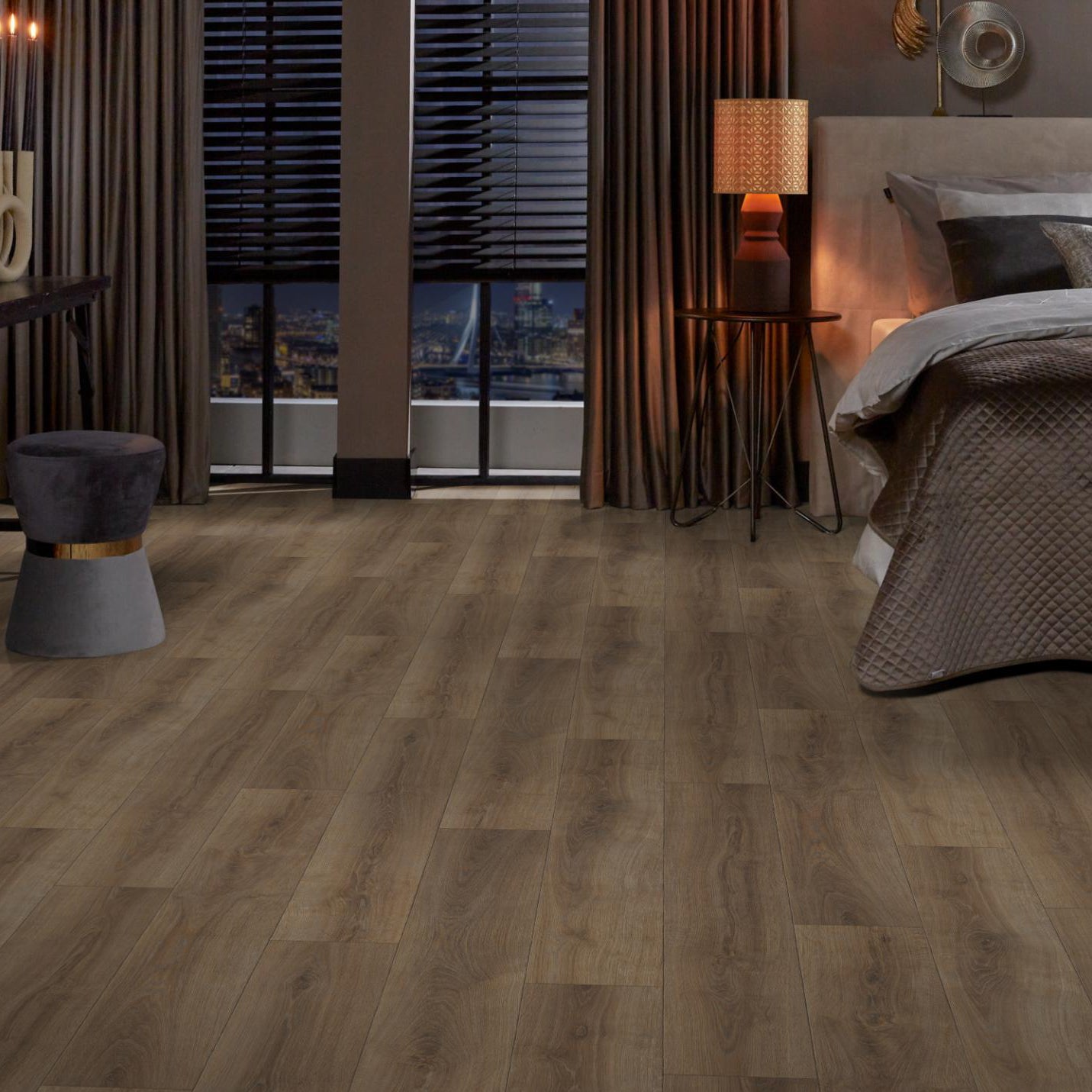 Supreme Cherbourg Eiken Bruin 5921