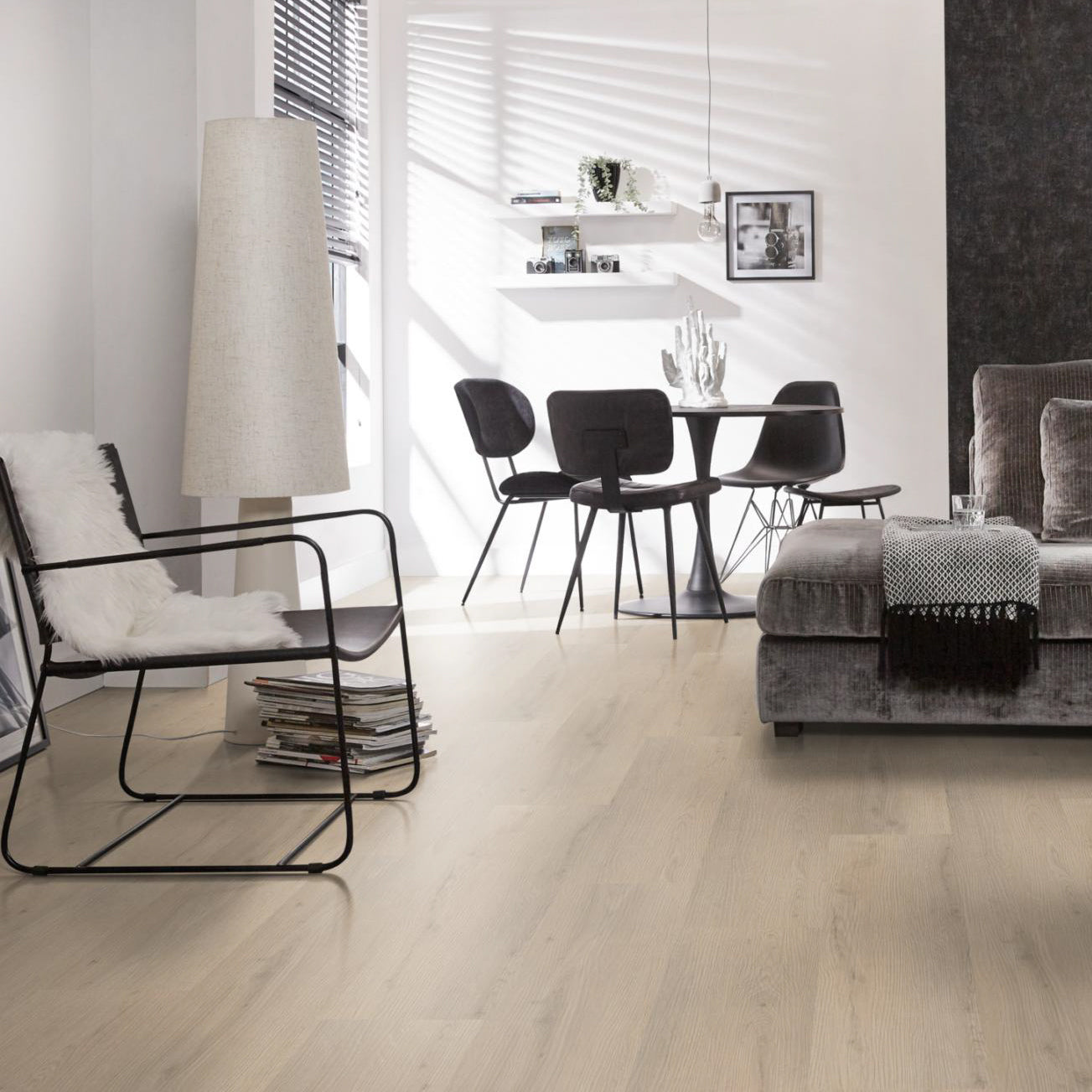 Venera Beige Dryback