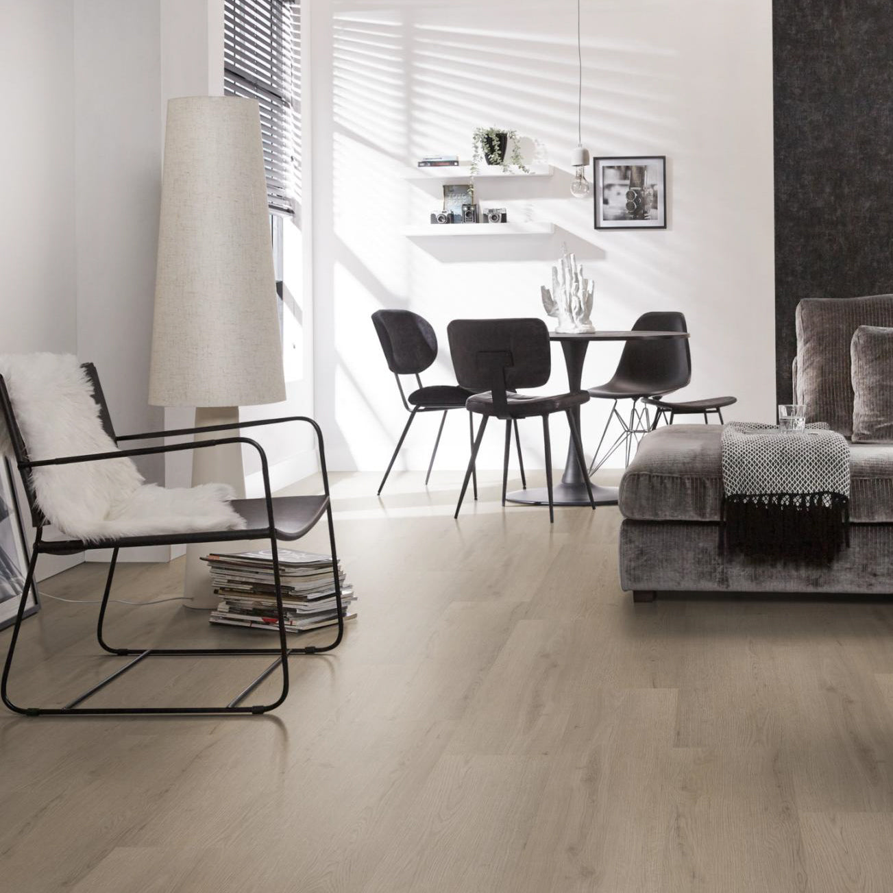 Venera Smoky Dryback